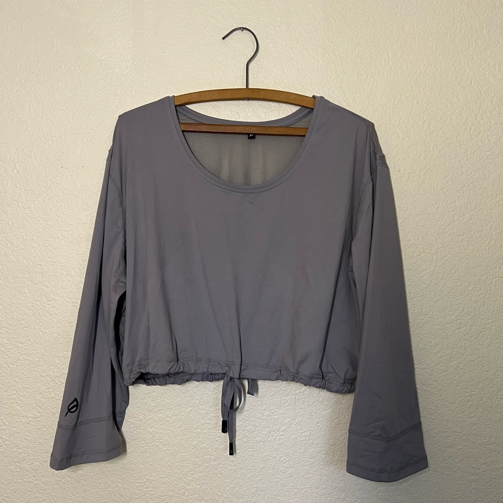 P'tula Gray Long Sleeve Cropped Drawstring Tee